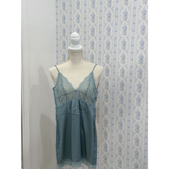 Brand new with tags victorias secret slip